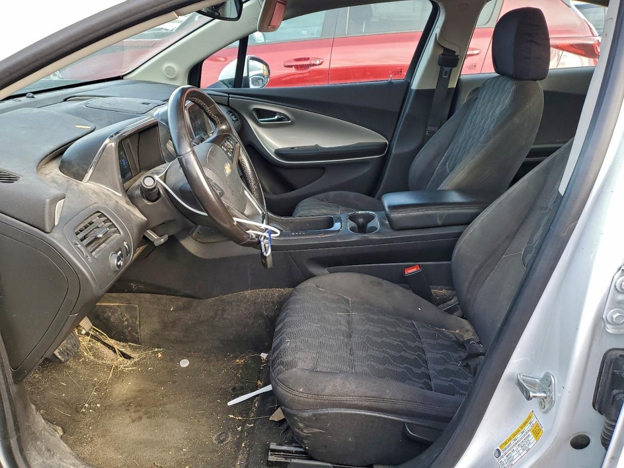 2015 Chevrolet Volt - Image 7