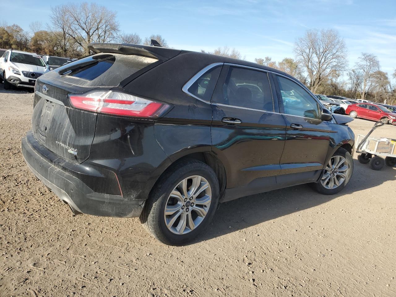 2020 Ford Edge Titanium - Фото 3
