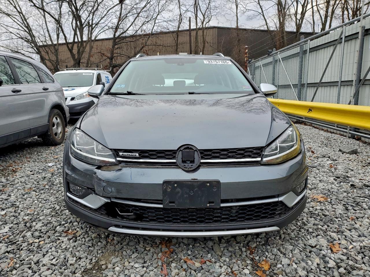 2018 Volkswagen Golf Alltrack S - Image 5