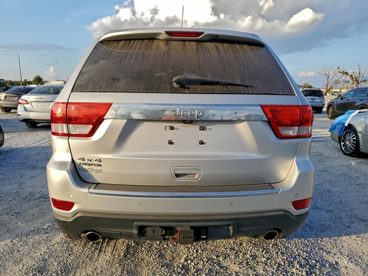 2013 Jeep Grand Cherokee Limited - Image 6
