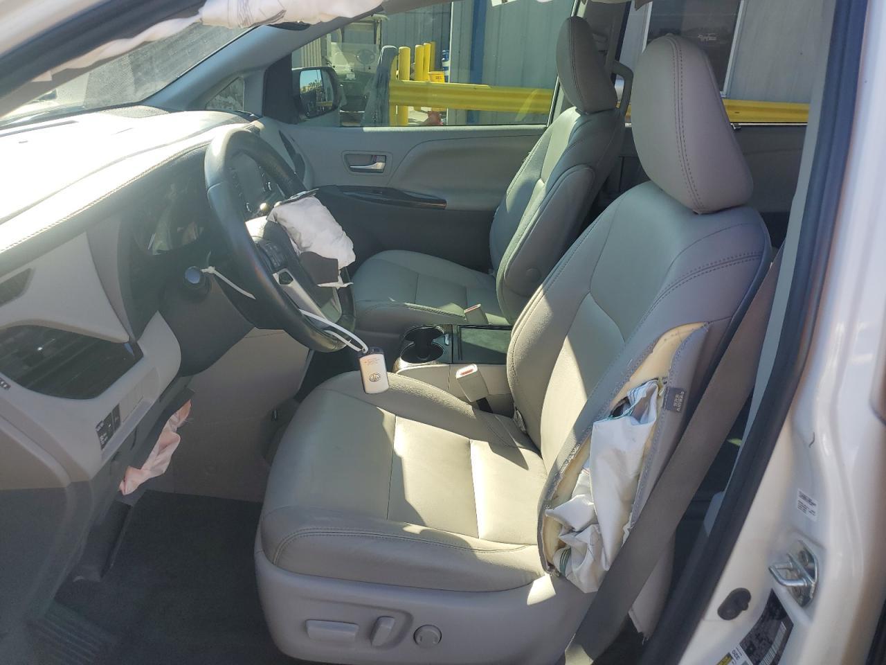 2020 Toyota Sienna Xle - Фото 7