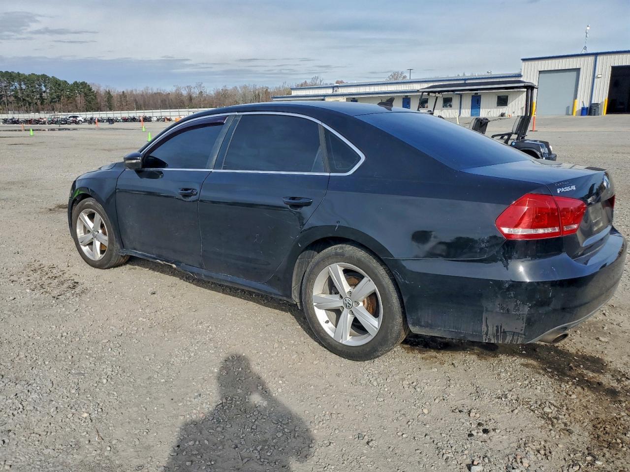 2013 Volkswagen Passat Se - Image 2