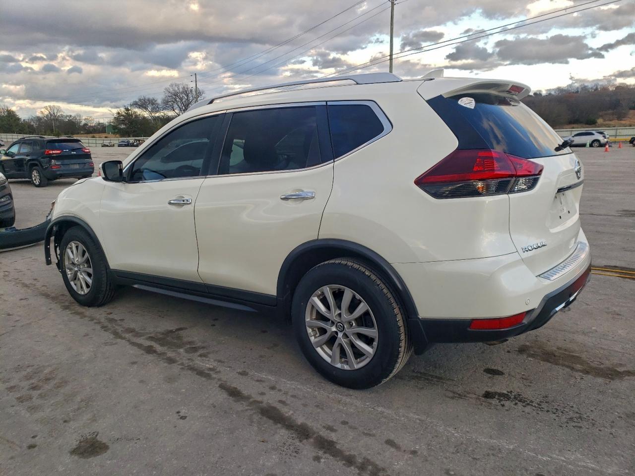 2019 Nissan Rogue S - Фото 2