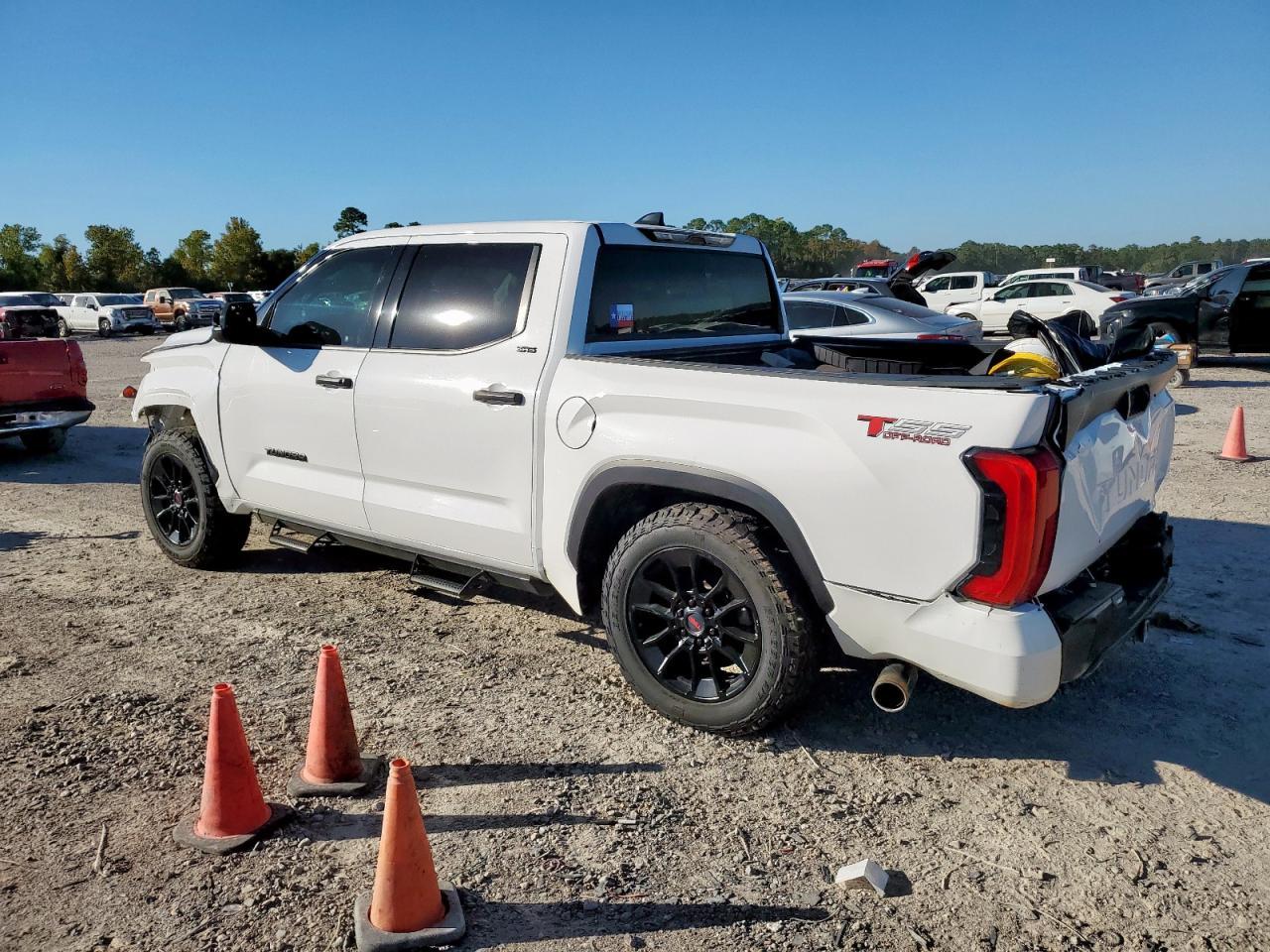 2023 Toyota Tundra Crewmax Sr - Фото 2