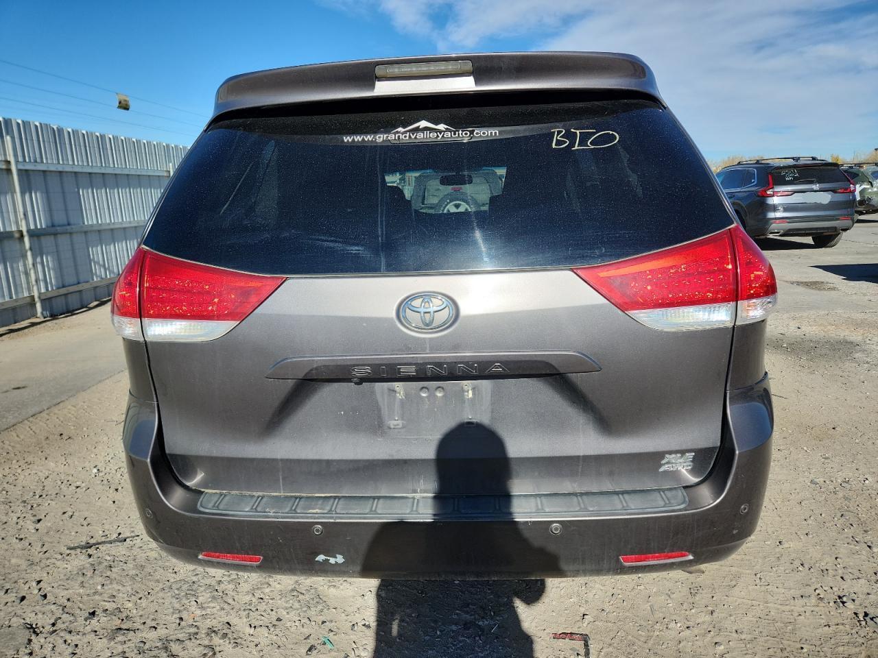 2011 Toyota Sienna Xle - Image 6