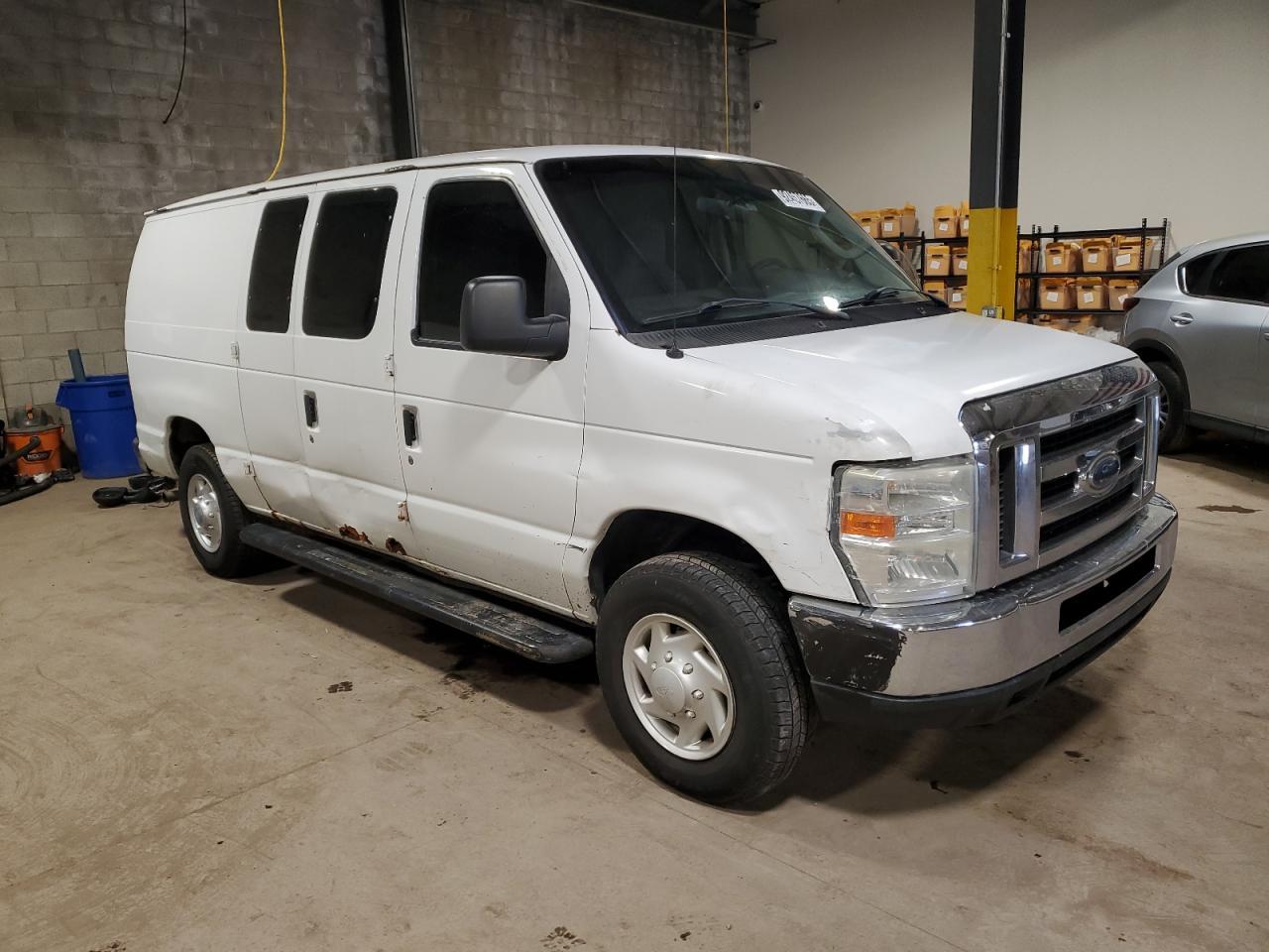 2009 Ford Econoline E250 Van - Image 4