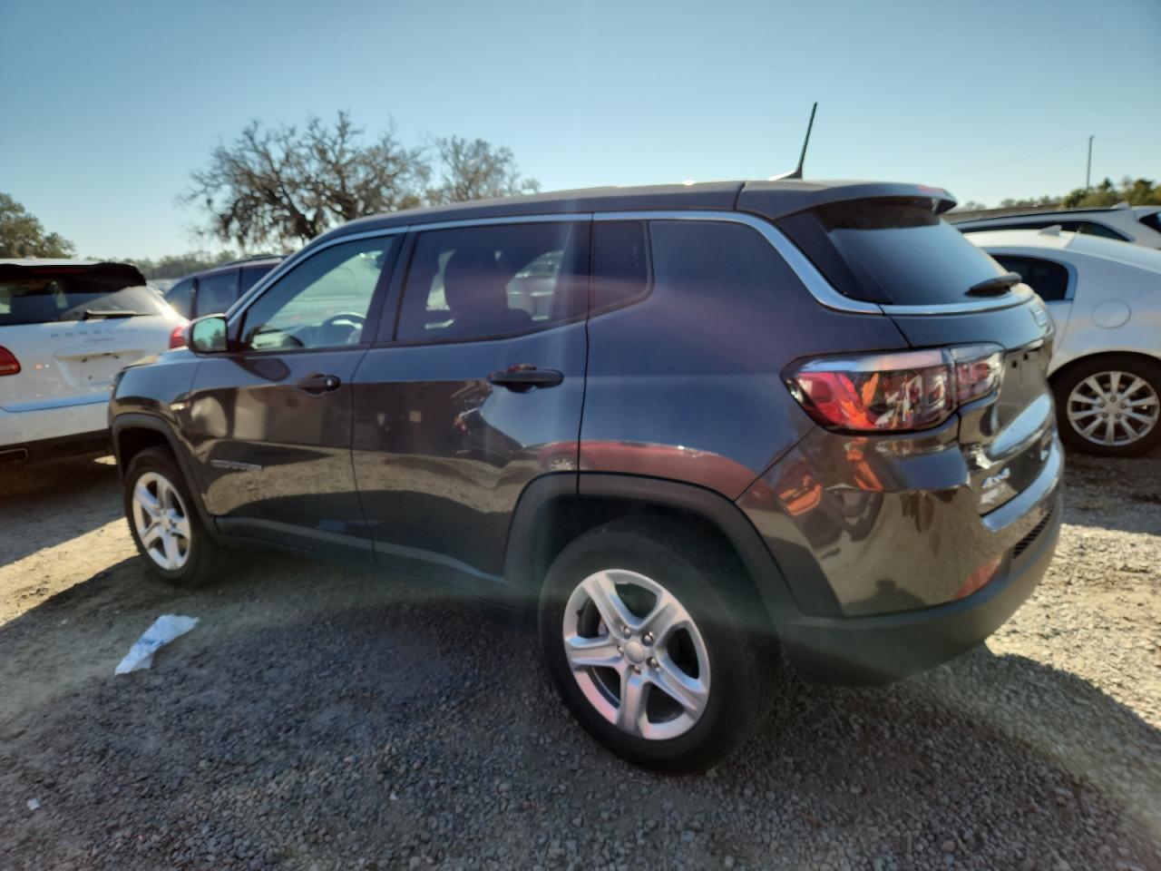 2023 Jeep Compass Sport - Фото 2