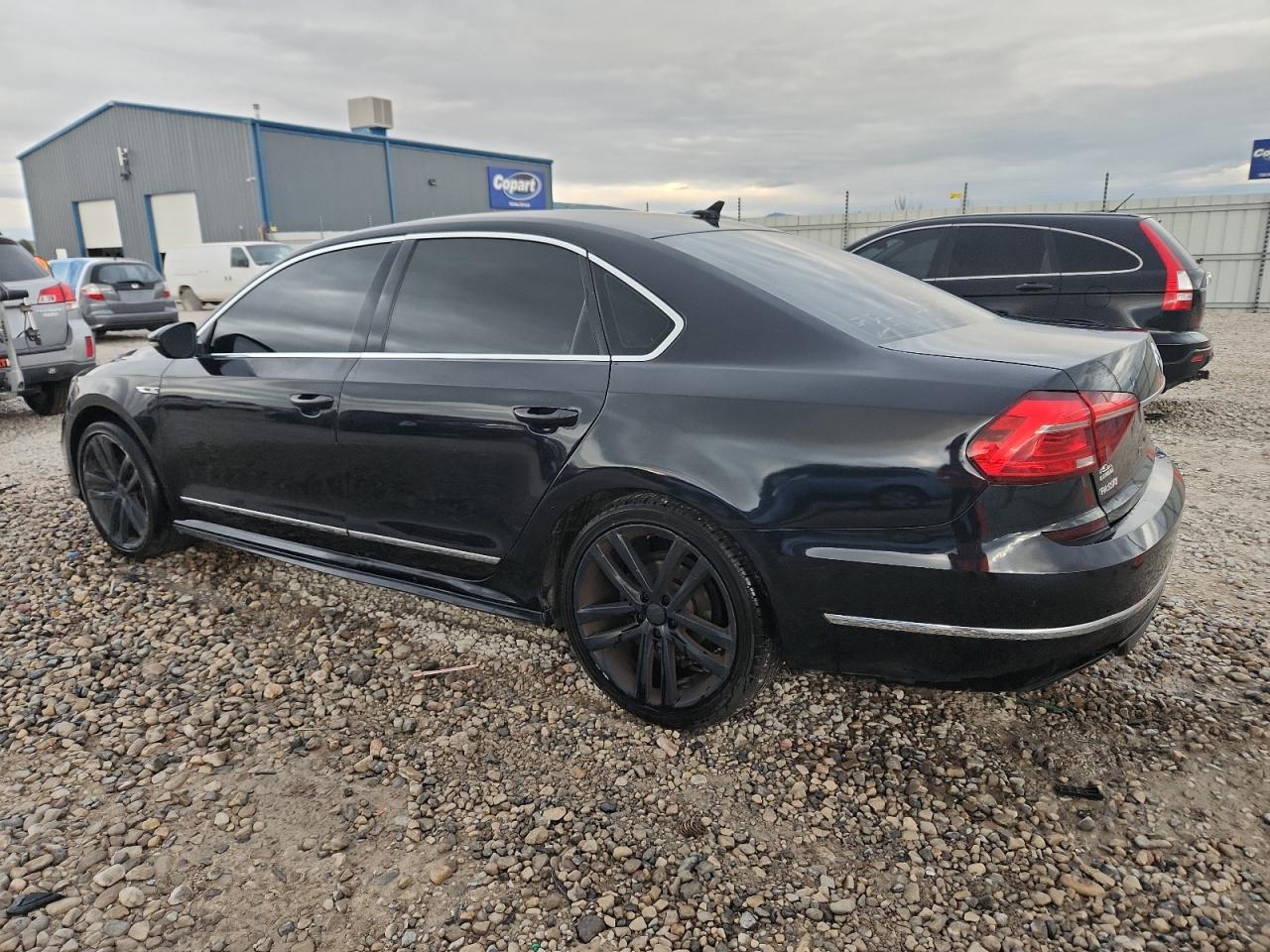 2017 Volkswagen Passat R-Line - Image 2