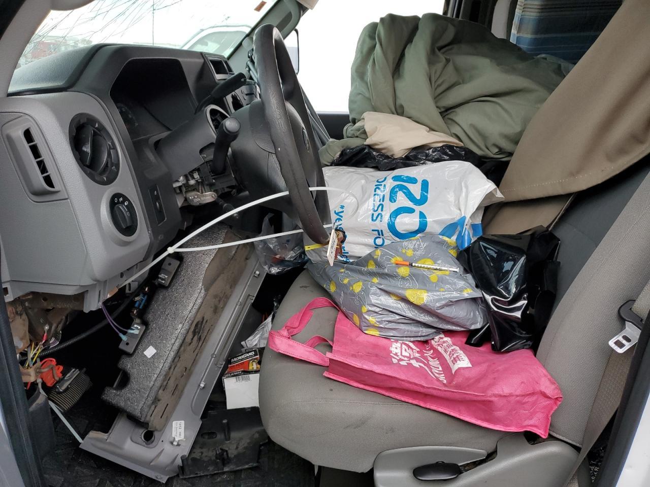 2017 Ford Econoline E350 Super Duty Cutaway Van - Image 5