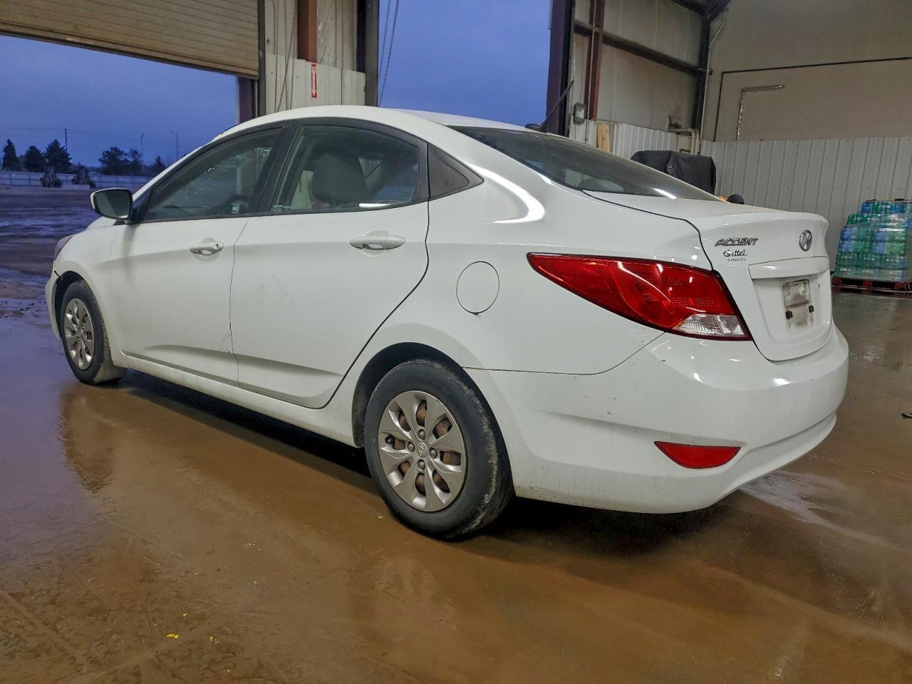 2016 Hyundai Accent Se - Image 2
