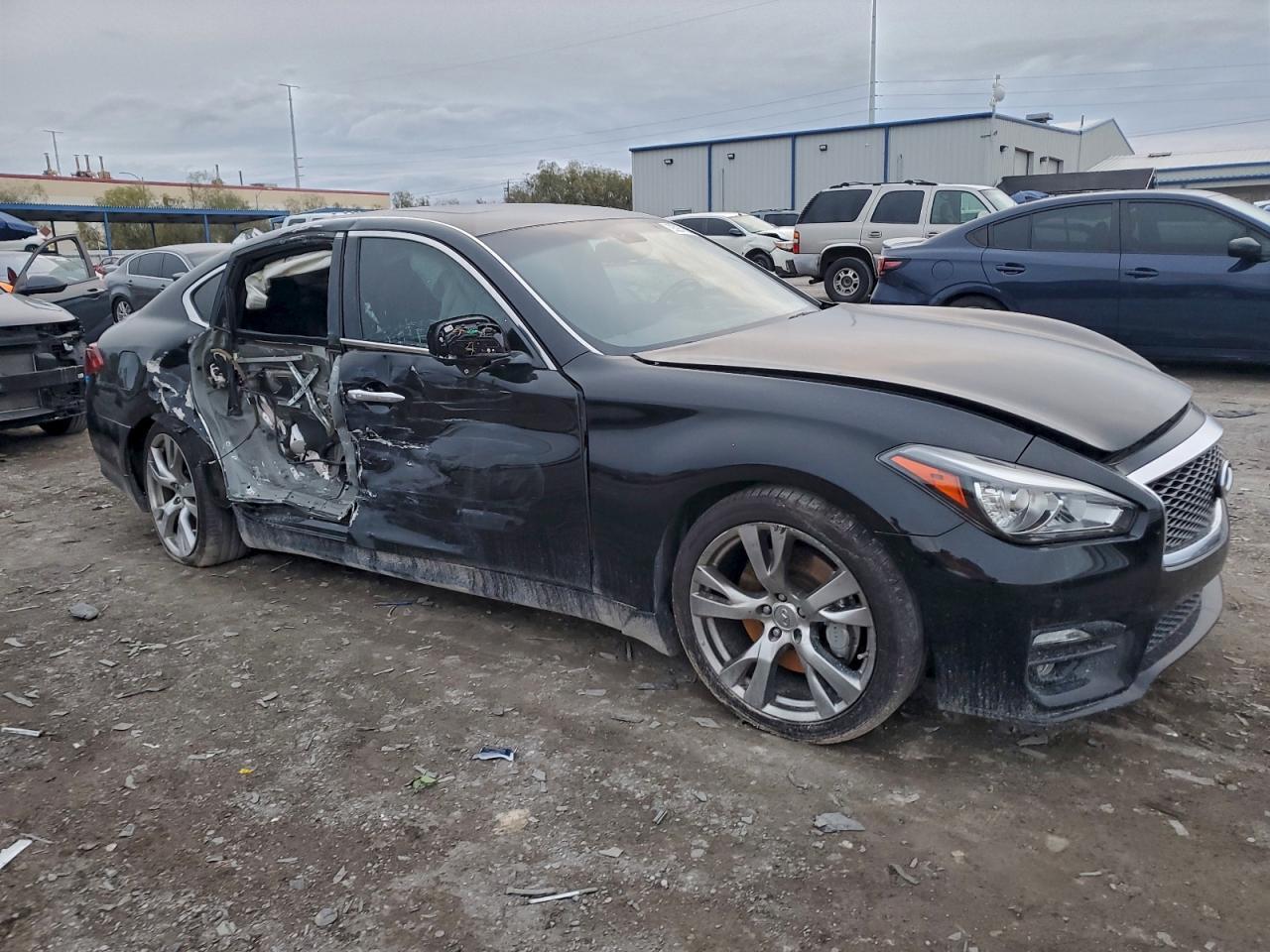 2017 Infiniti Q70 3.7 - Фото 4