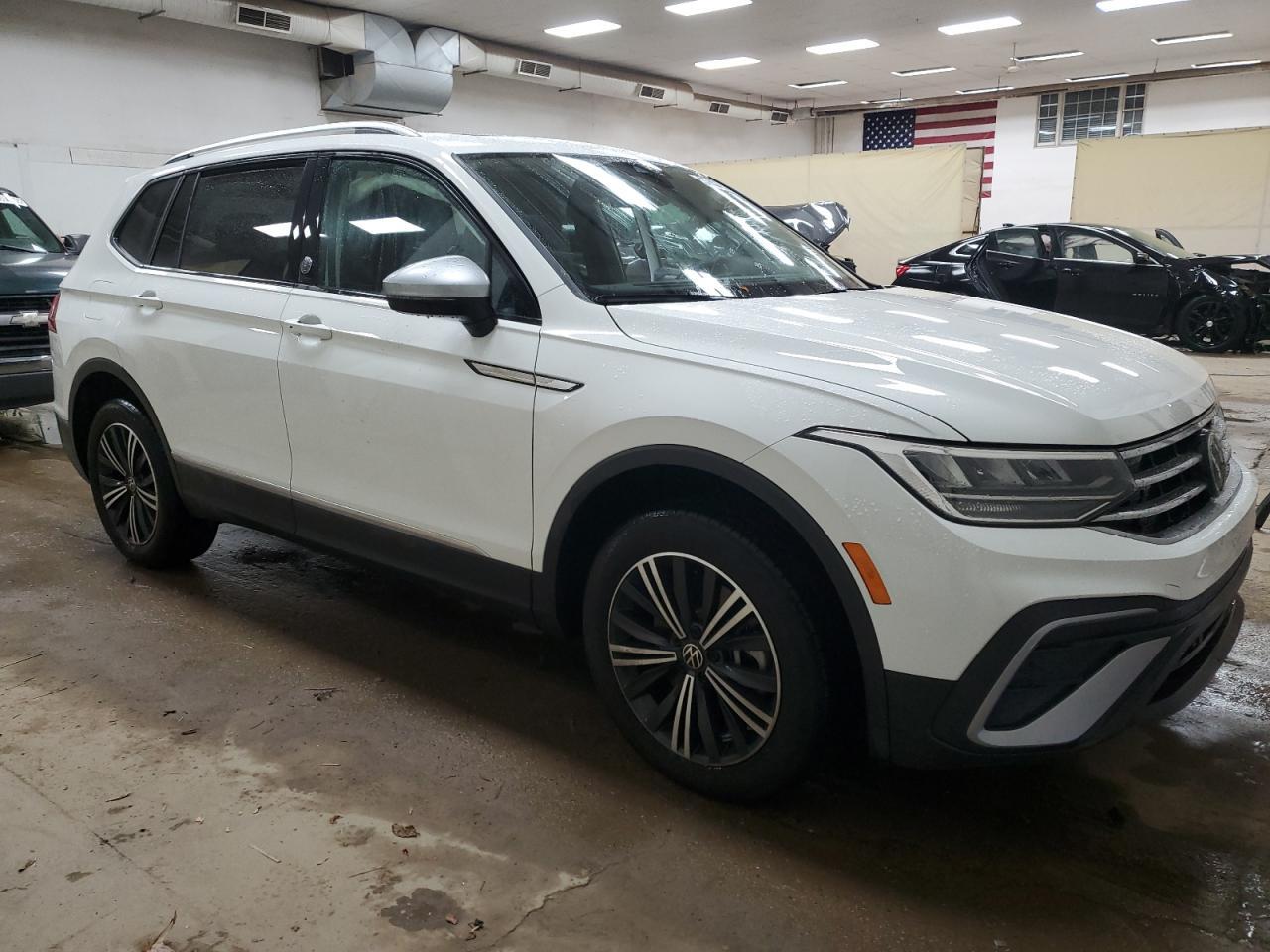 2024 Volkswagen Tiguan Wolfsburg - Image 4