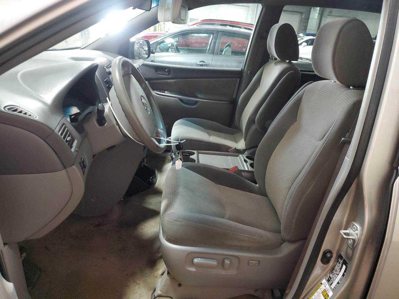 2009 Toyota Sienna Ce - Image 7