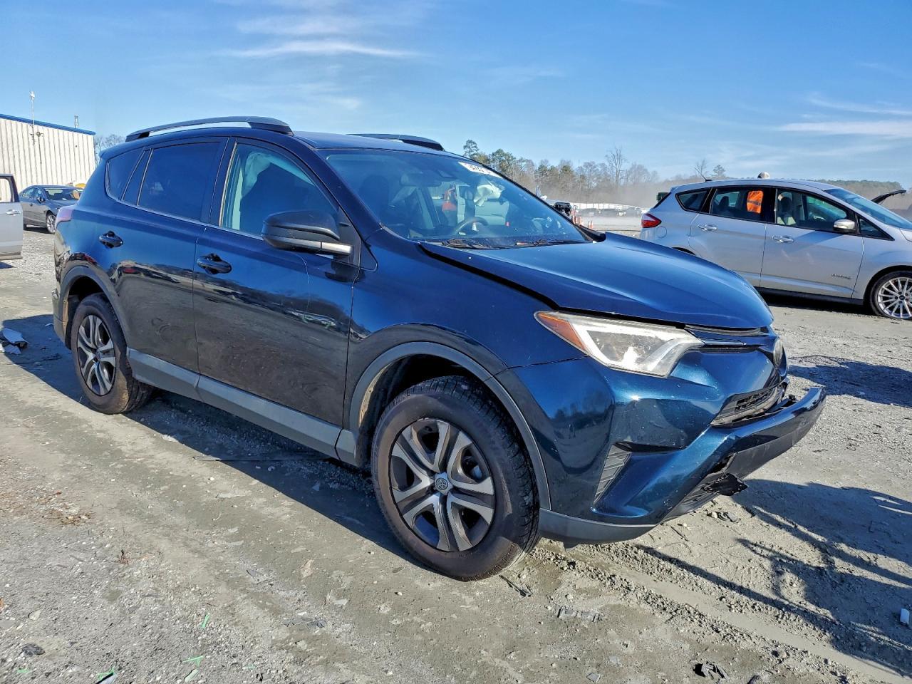 2017 Toyota Rav4 Le - Image 4