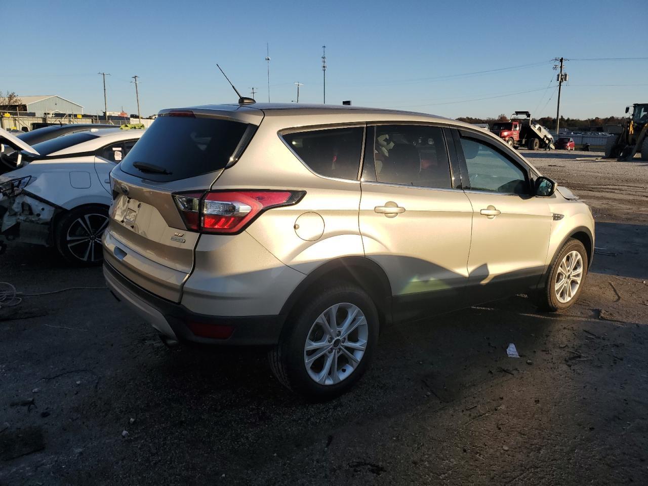 2017 Ford Escape Se - Фото 3