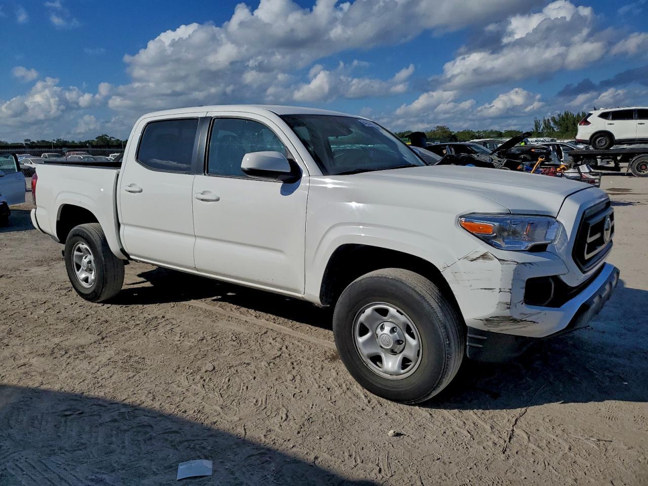 2022 Toyota Tacoma Double Cab - Image 4