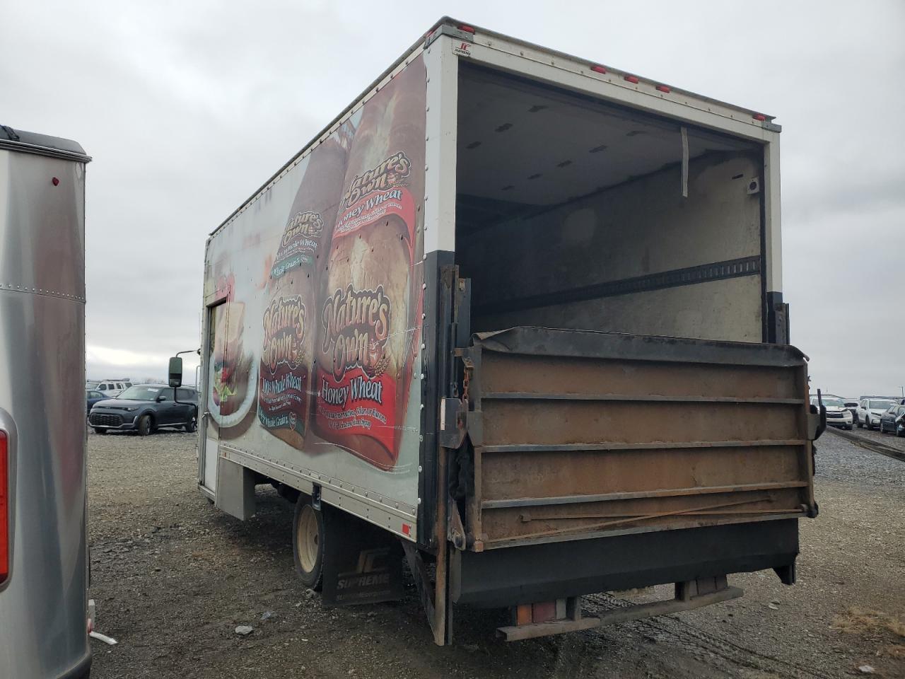 2013 Isuzu Npr Hd Box Truck - Фото 2