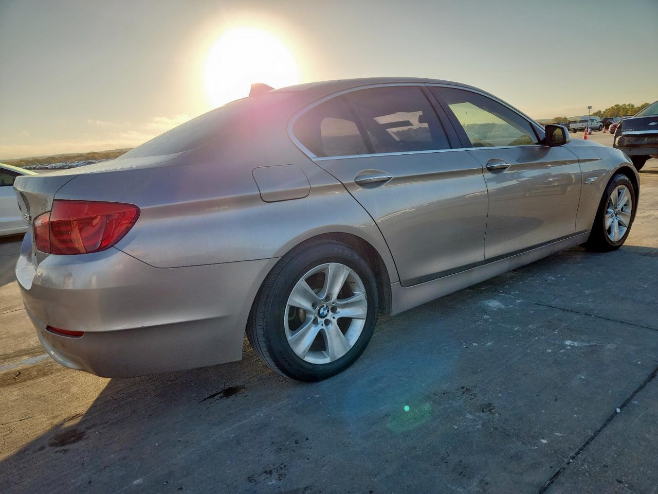 2013 BMW 528 I - Фото 3