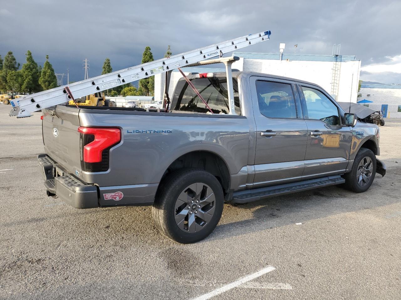 2024 Ford F150 Lightning Xlt - Image 3