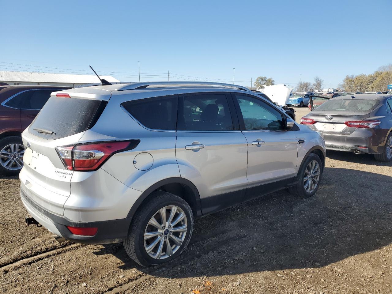 2018 Ford Escape Titanium - Image 3