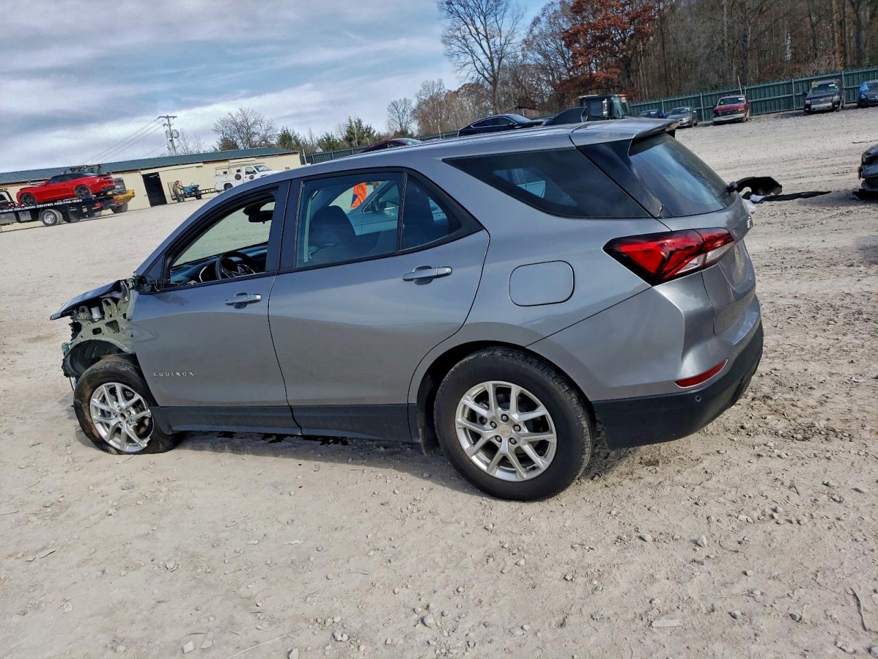 2024 Chevrolet Equinox Ls - Фото 2