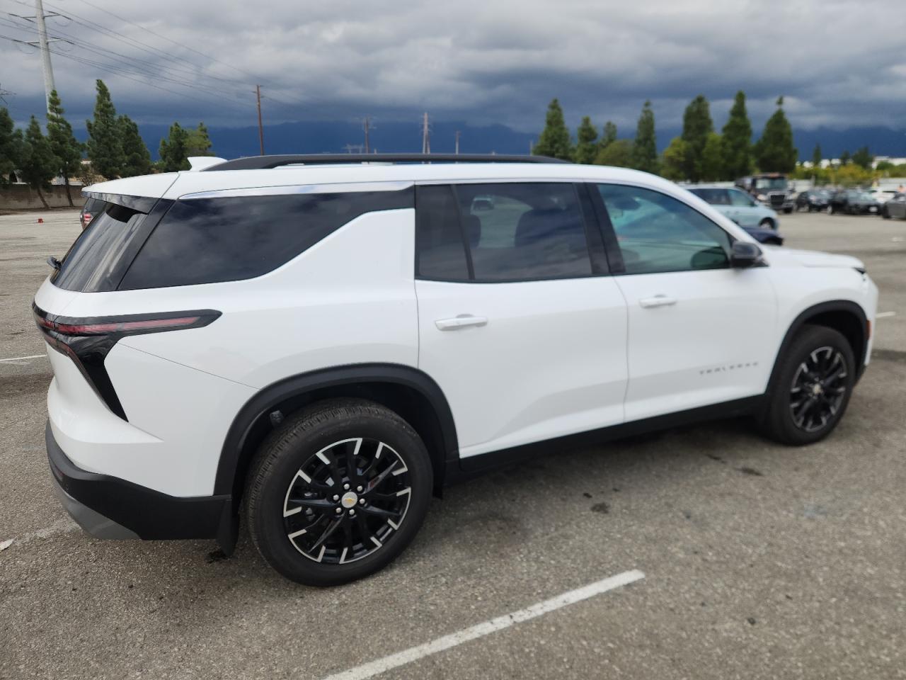 2025 Chevrolet Traverse Lt - Фото 3