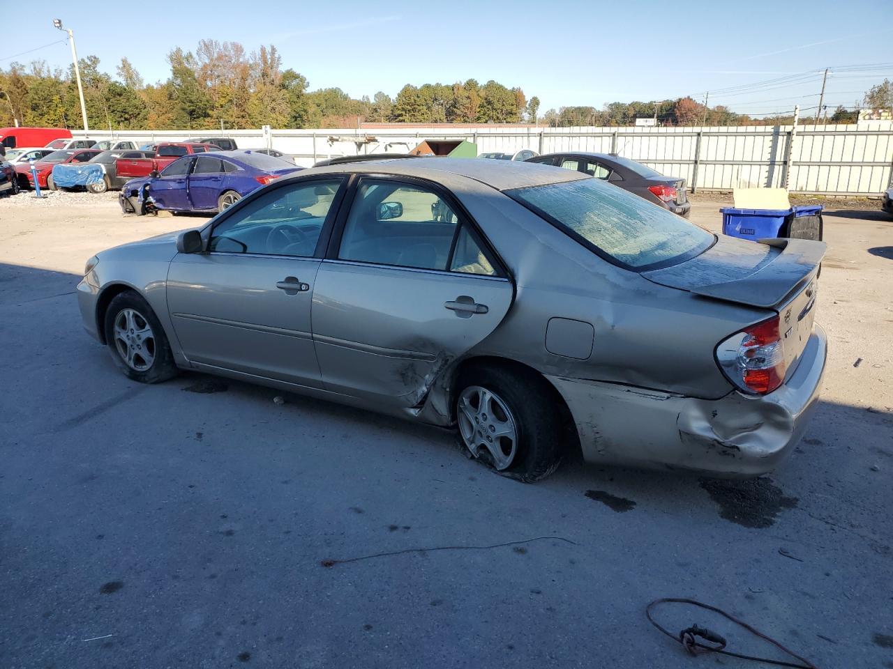 2002 Toyota Camry Le - Фото 2