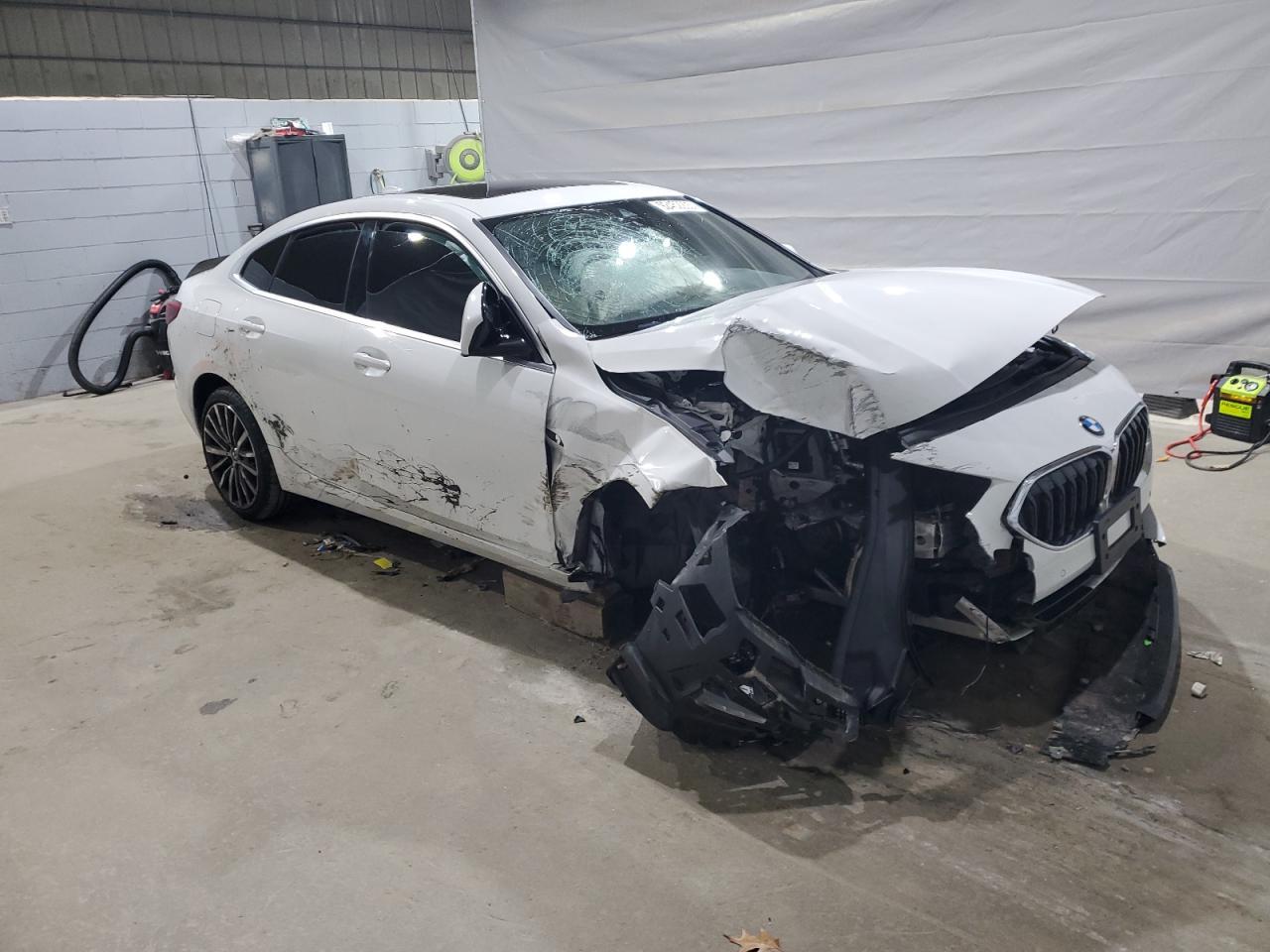 2021 BMW 228Xi - Фото 4