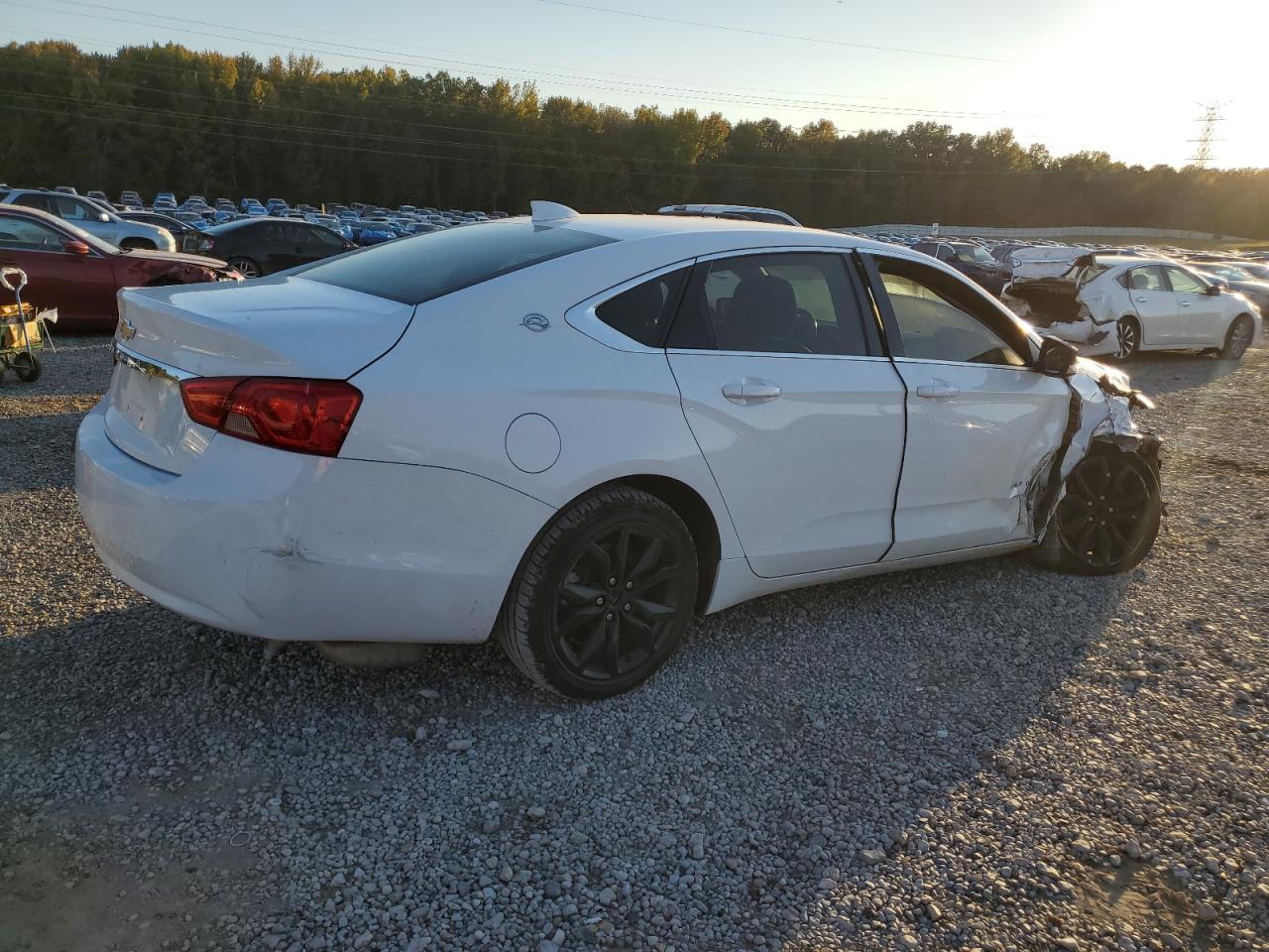 2017 Chevrolet Impala Lt - Фото 3