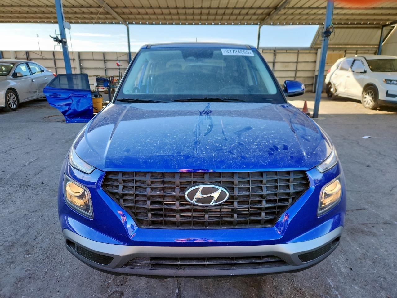 2025 Hyundai Venue Se - Image 5