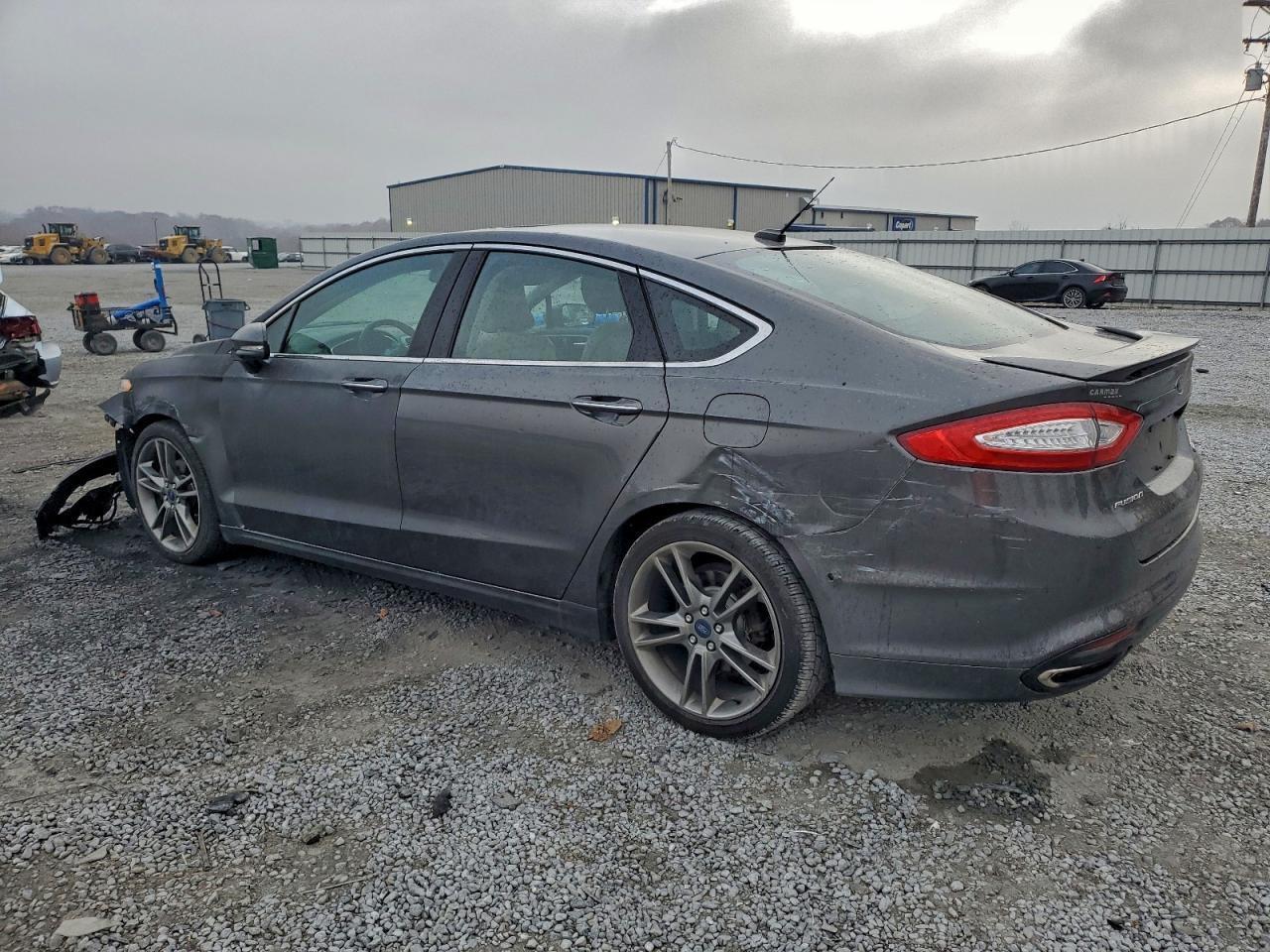 2016 Ford Fusion Titanium - Фото 2