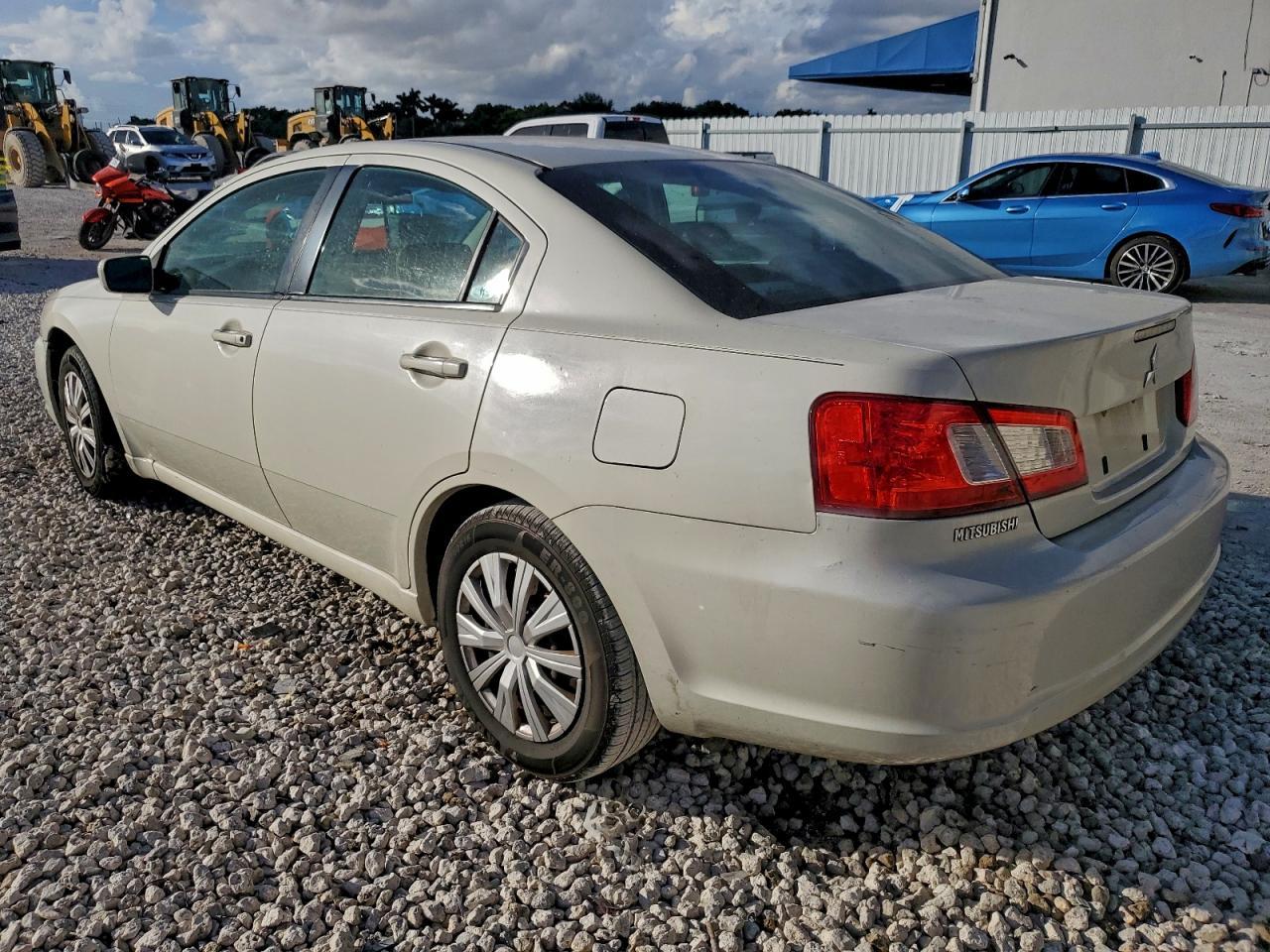2009 Mitsubishi Galant Es - Фото 2