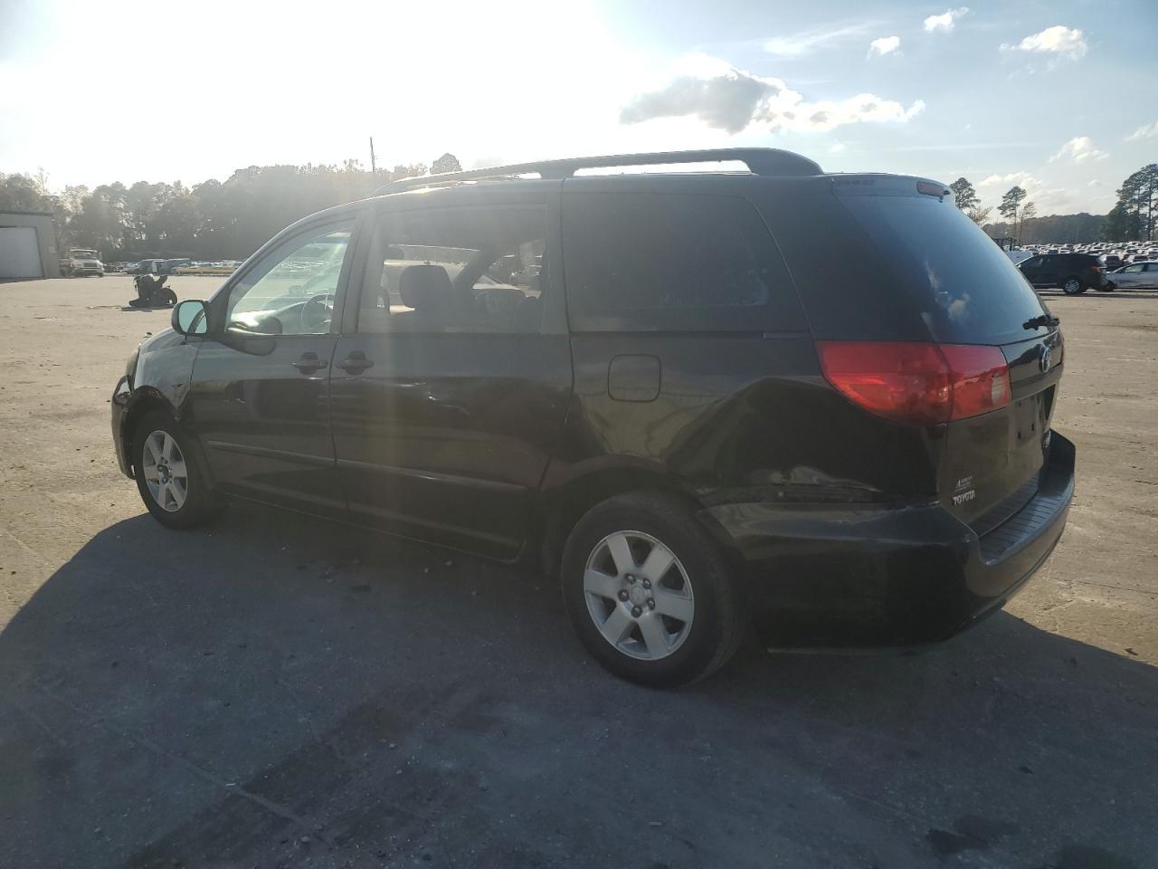 2008 Toyota Sienna Ce - Фото 2