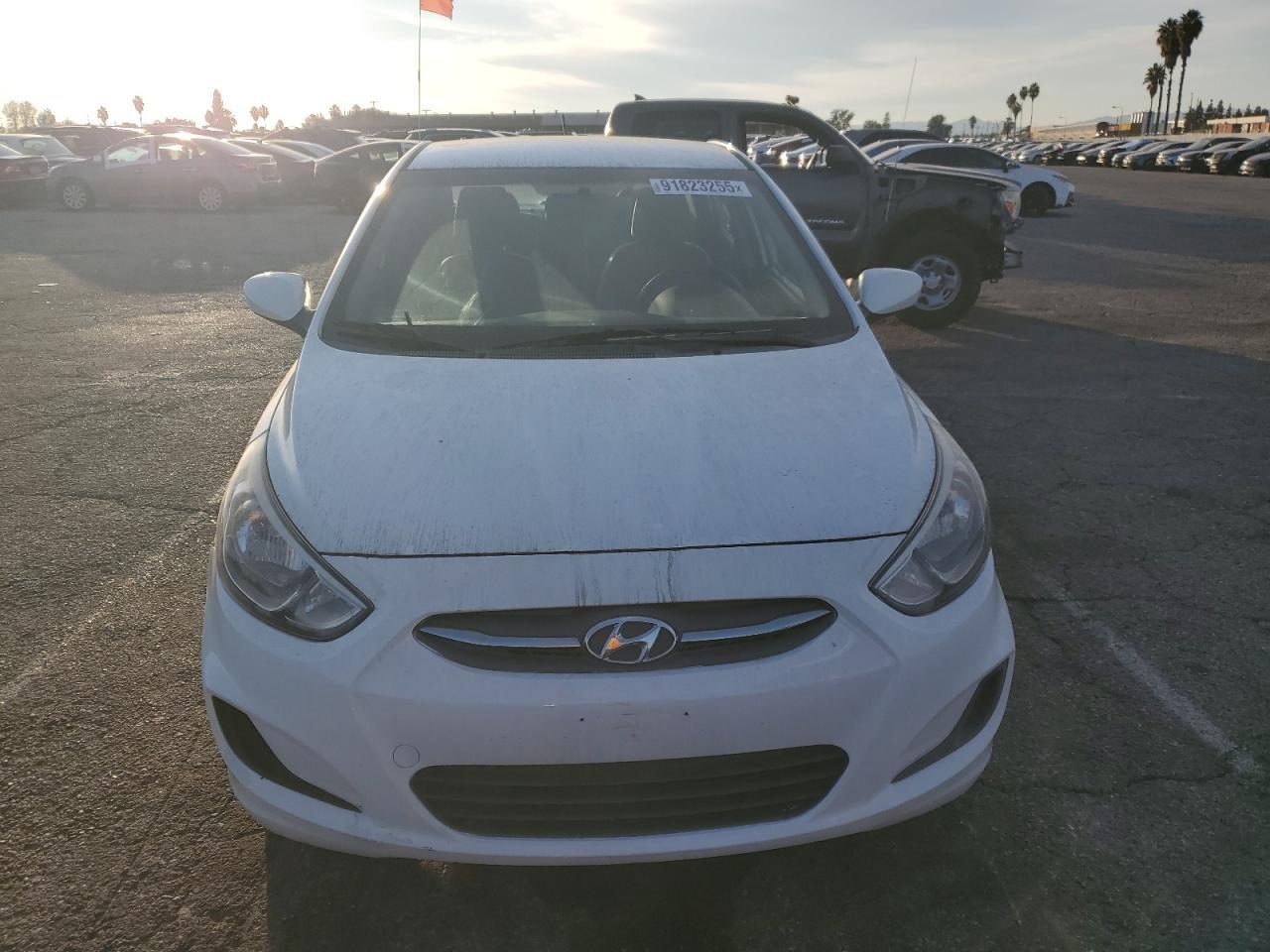 2016 Hyundai Accent Se - Image 5