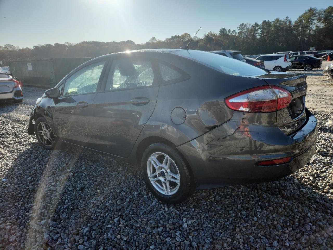 2017 Ford Fiesta Se - Фото 2