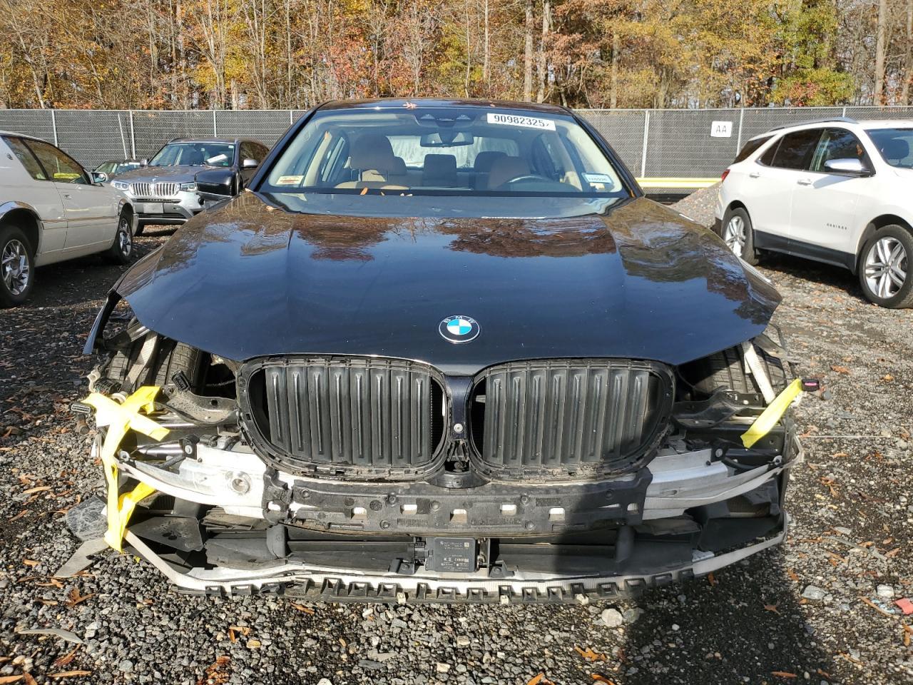 2016 BMW 750 Xi - Image 5