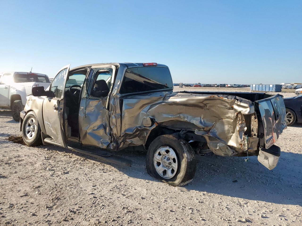 2006 Nissan Titan Xe - Фото 2