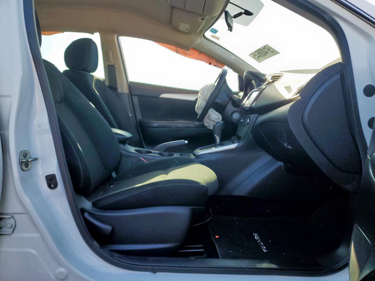 2019 Nissan Sentra S - Image 7