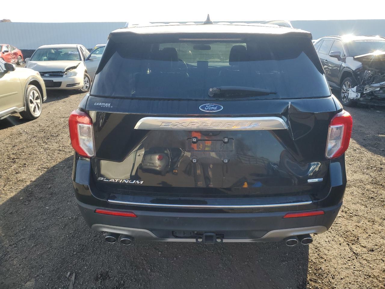 2020 Ford Explorer Platinum - Image 6
