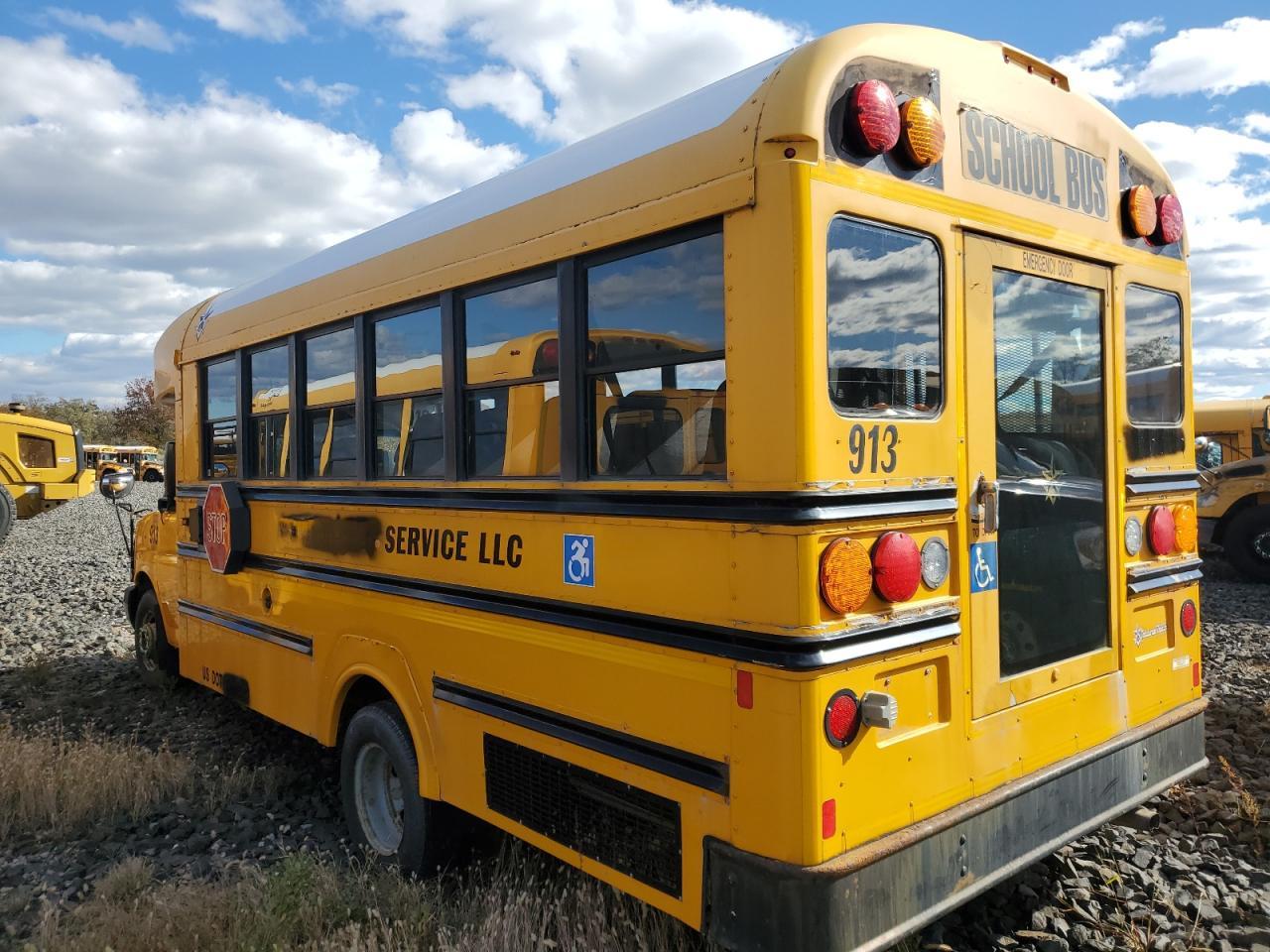 2012 Chevrolet Express G3 - School Bus - Фото 3