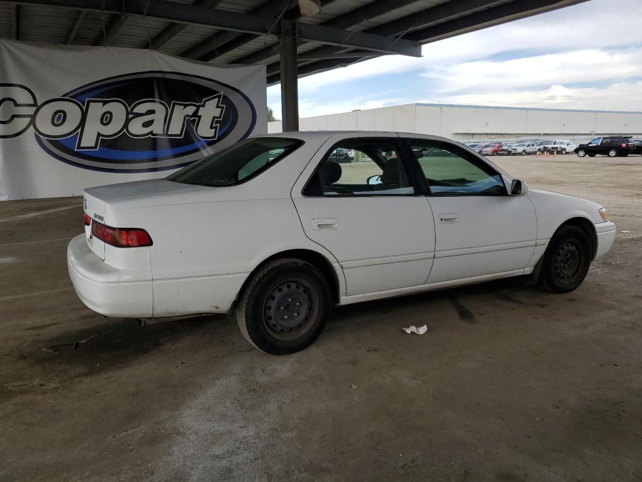 1998 Toyota Camry Ce - Фото 3
