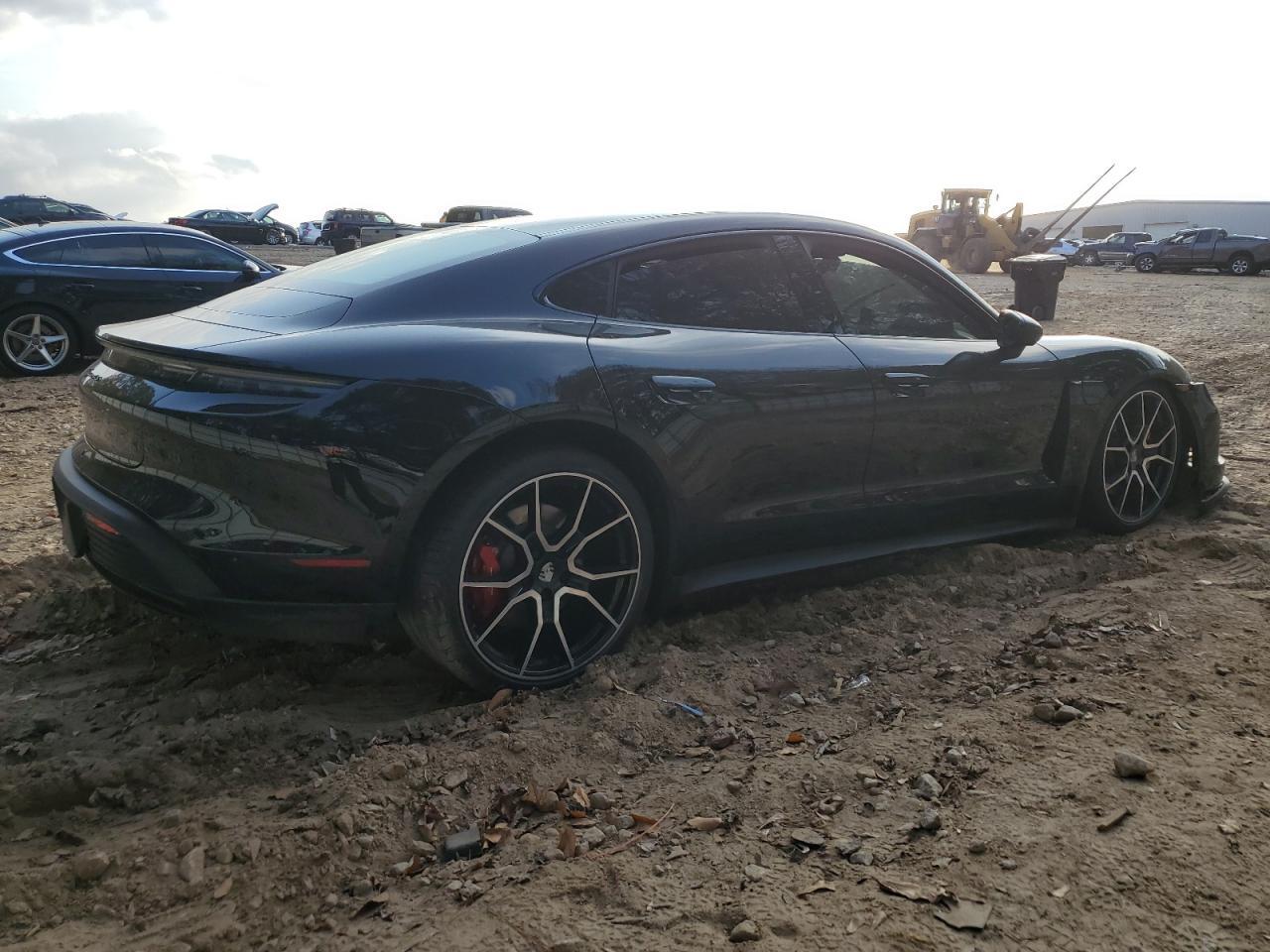 2025 Porsche Taycan 4S - Фото 3