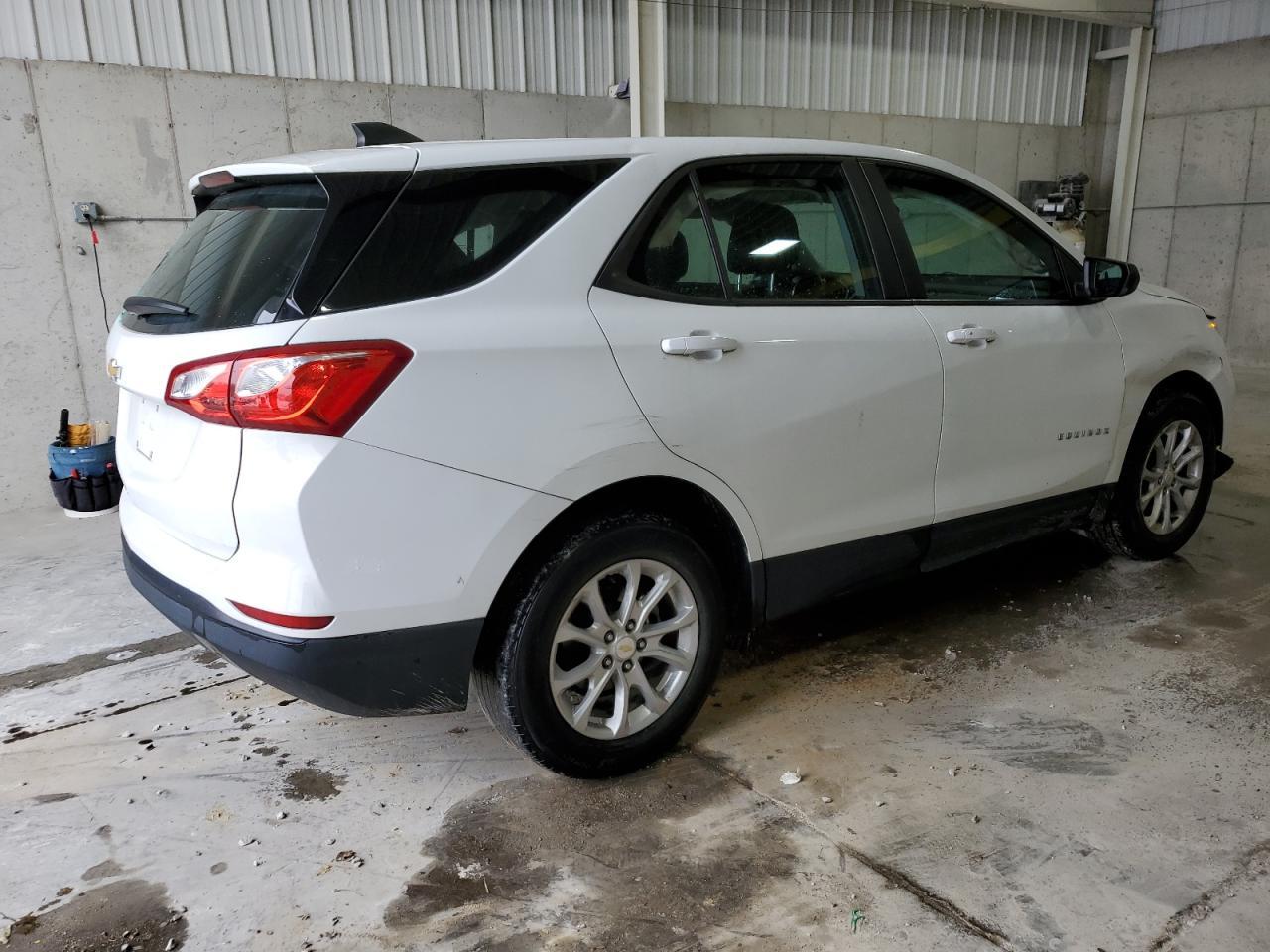 2021 Chevrolet Equinox Ls - Фото 3