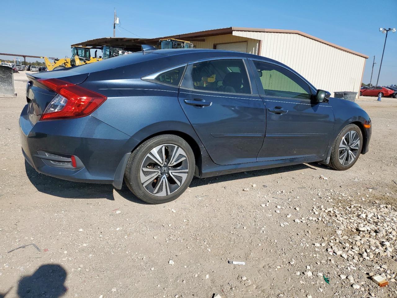 2018 Honda Civic Ex - Image 3