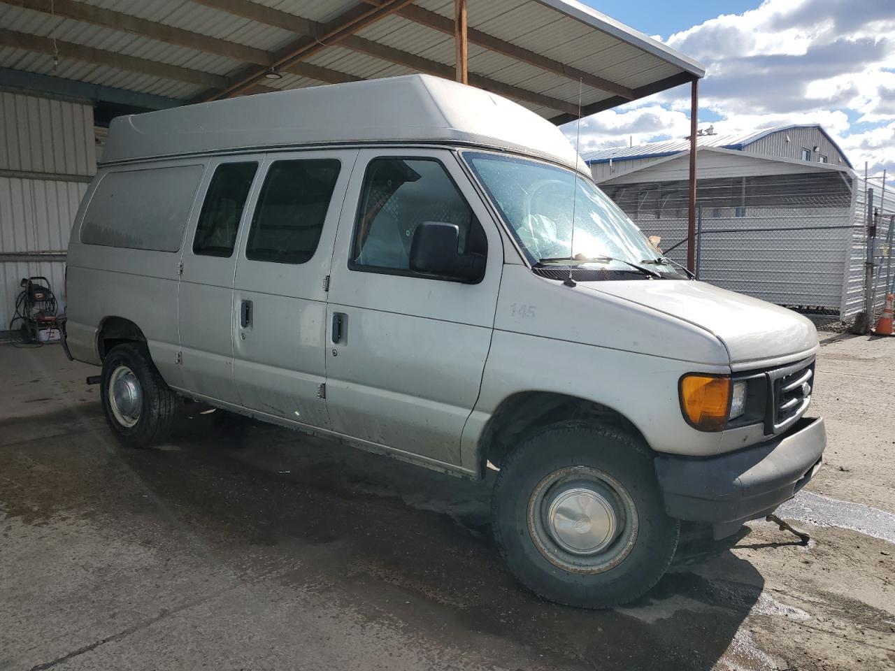 2003 Ford Econoline E250 Van - Фото 4