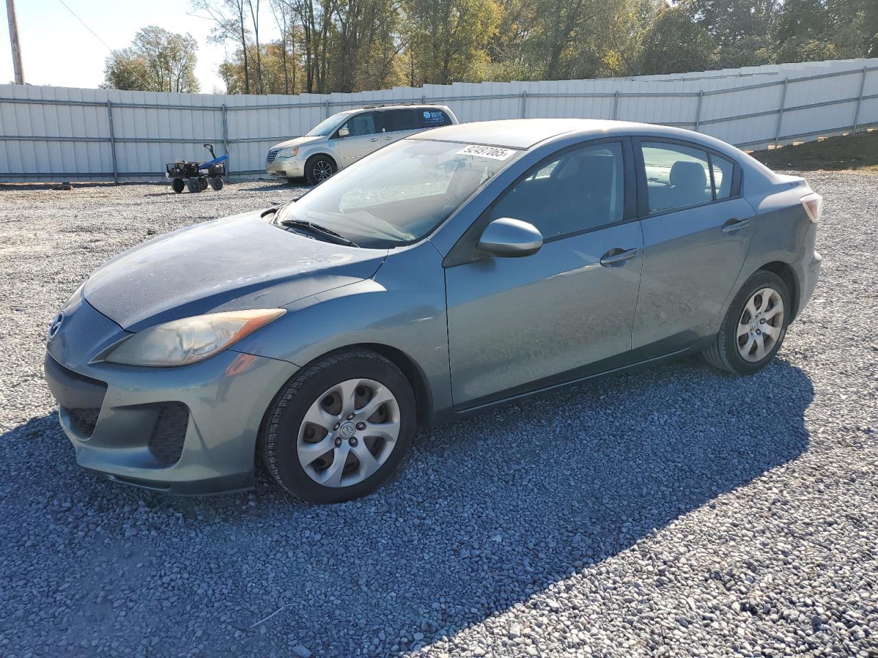 2013 Mazda 3 I