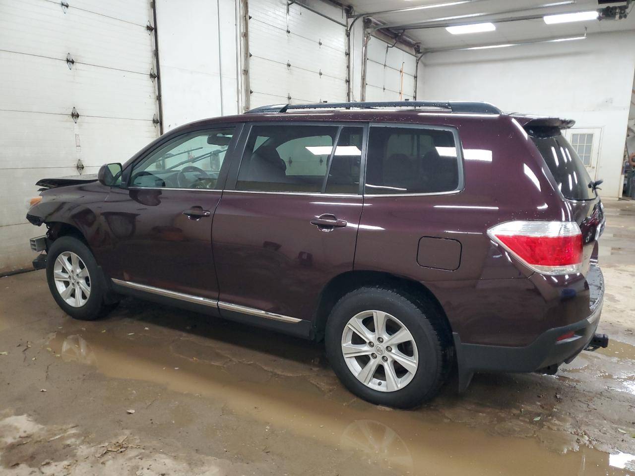 2013 Toyota Highlander Base - Image 2