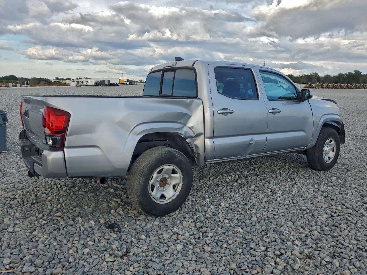 2020 Toyota Tacoma Double Cab - Фото 3