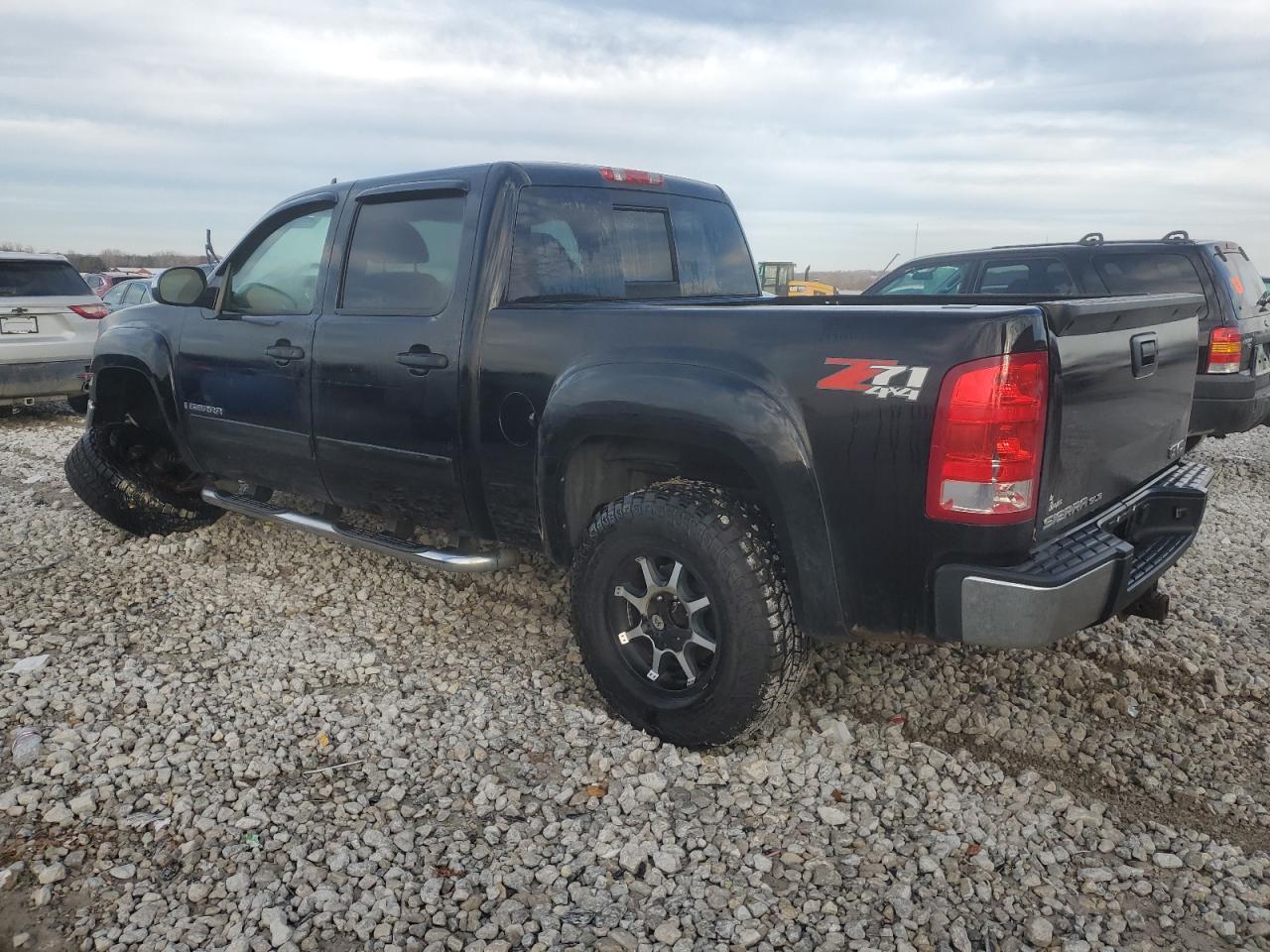 2008 GMC Sierra K1500 - Image 2
