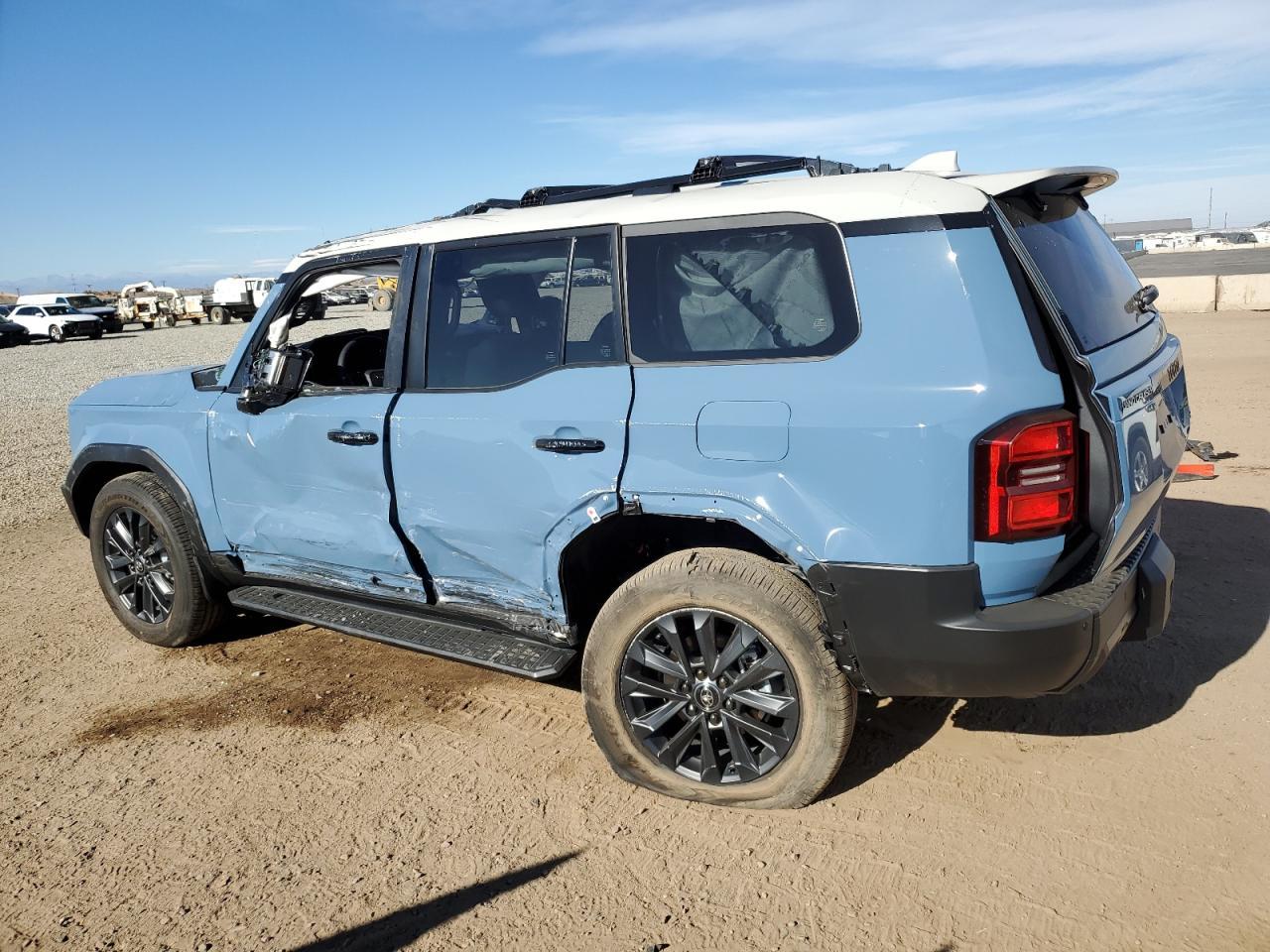 2025 Toyota Land Cruiser Base - Фото 2